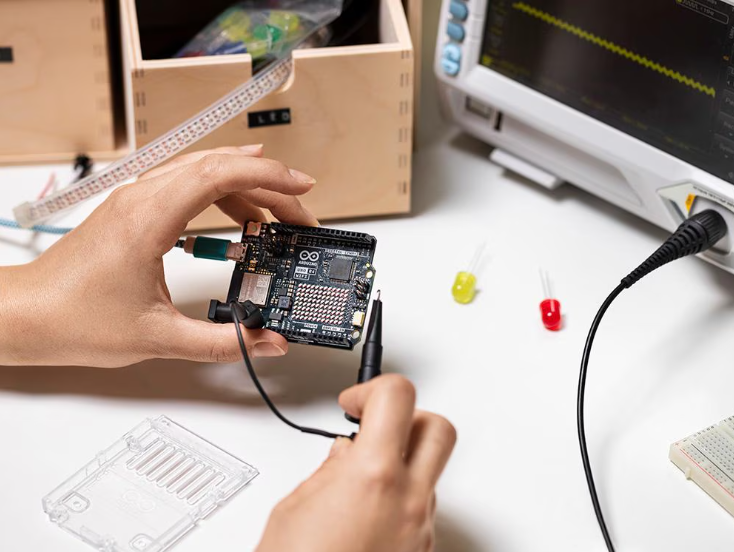 Arduino® UNO R4 WiFi – Robot Pi Shop